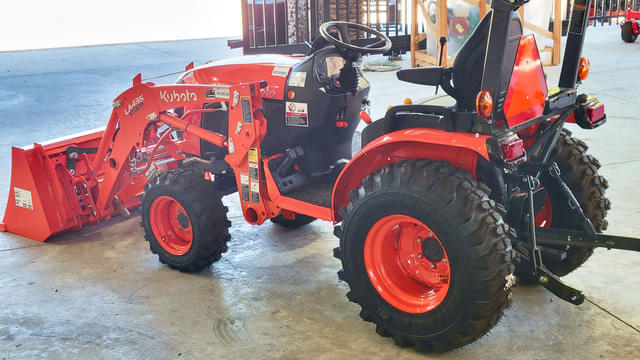 Image of Kubota B2601HSD equipment image 3