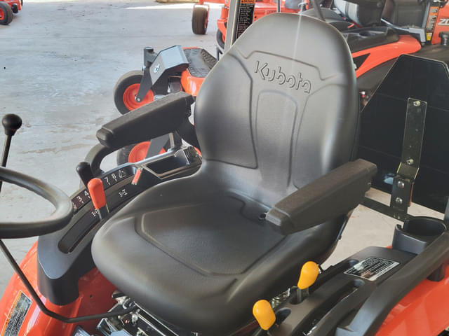 Image of Kubota B2601HSD equipment image 4