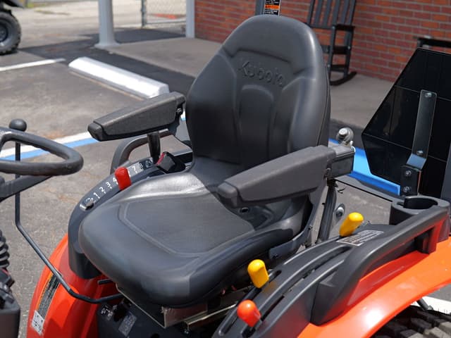 Image of Kubota B2601HSD equipment image 4