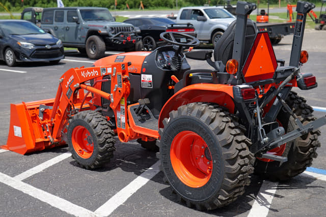 Image of Kubota B2601HSD equipment image 3