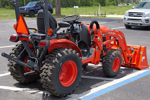 Image of Kubota B2601HSD equipment image 2