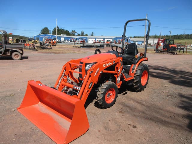 Image of Kubota B2401DT equipment image 3