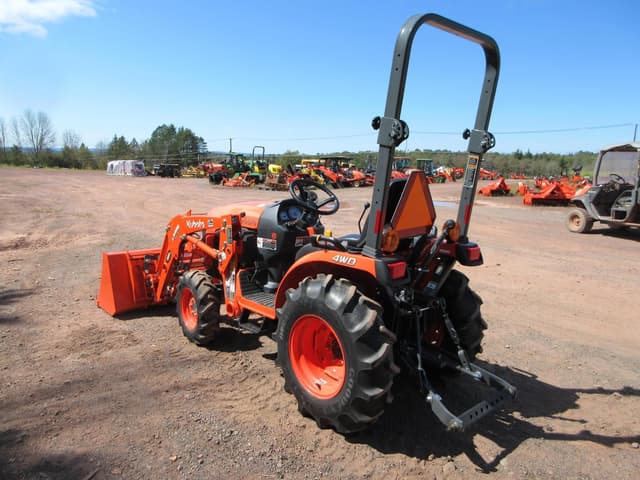 Image of Kubota B2401DT equipment image 2