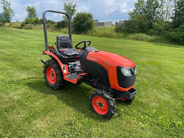 Image of Kubota B2401 equipment image 1