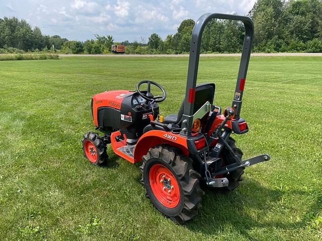 Image of Kubota B2401 equipment image 3