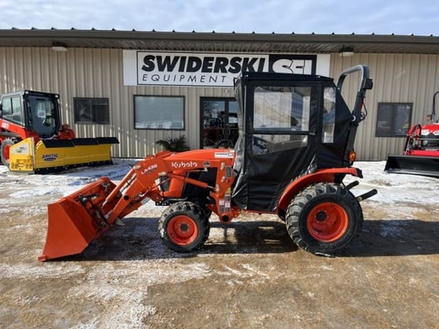 Image of Kubota B2601 equipment image 1