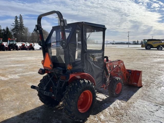 Image of Kubota B2601 equipment image 4