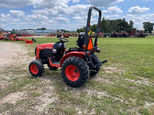 Image of Kubota B2601 equipment image 3