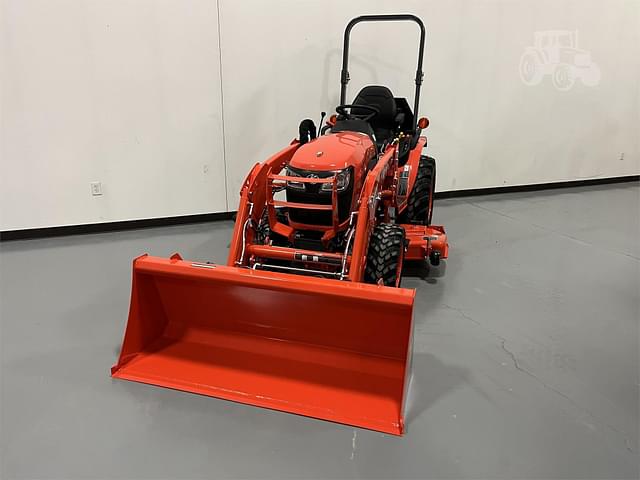 Image of Kubota B2601HSD equipment image 2