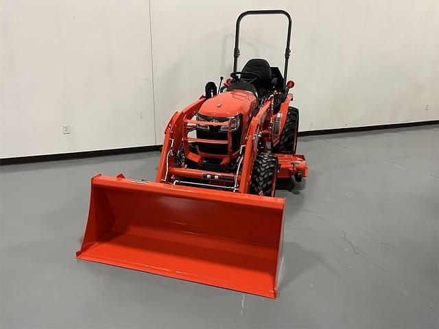 Image of Kubota B2601HSD equipment image 2