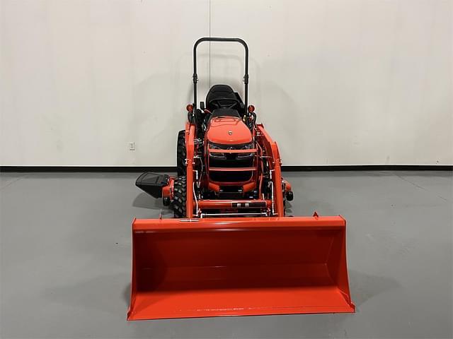 Image of Kubota B2601HSD equipment image 3