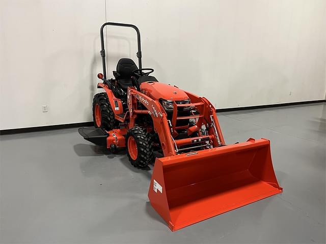 Image of Kubota B2601HSD equipment image 4