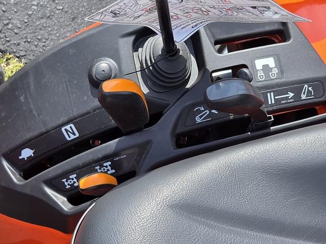Image of Kubota BX2380 equipment image 2
