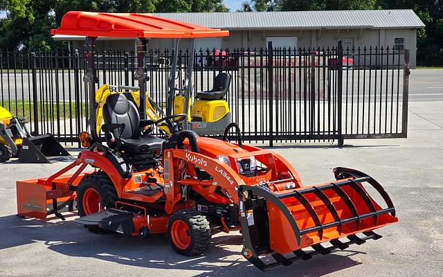 Image of Kubota BX2380 equipment image 1