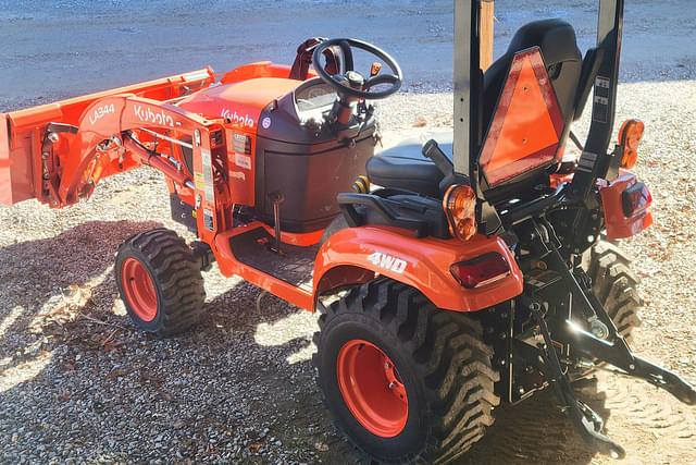 Image of Kubota BX2380 equipment image 2