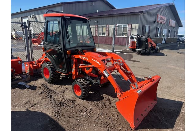 Image of Kubota BX2680 equipment image 3