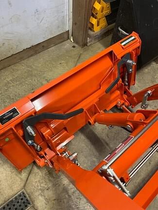 Image of Kubota BX2380 equipment image 4