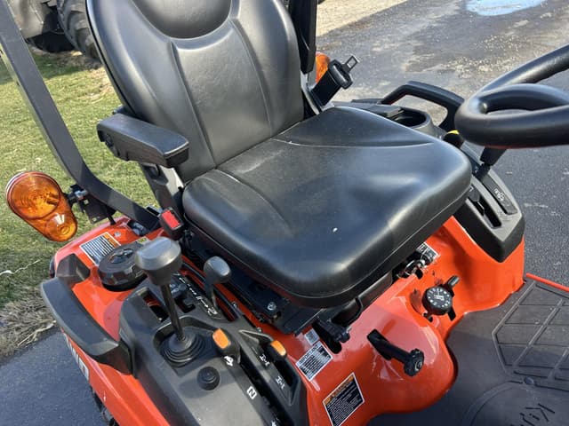 Image of Kubota BX2380 equipment image 4