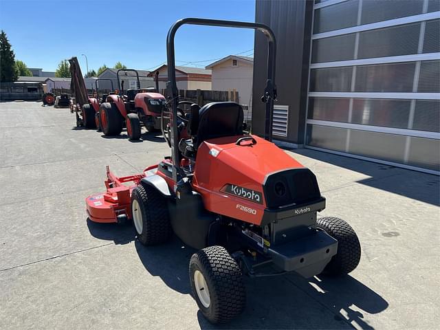 Image of Kubota F2690 equipment image 3