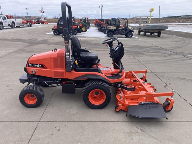 Image of Kubota F2690 equipment image 4