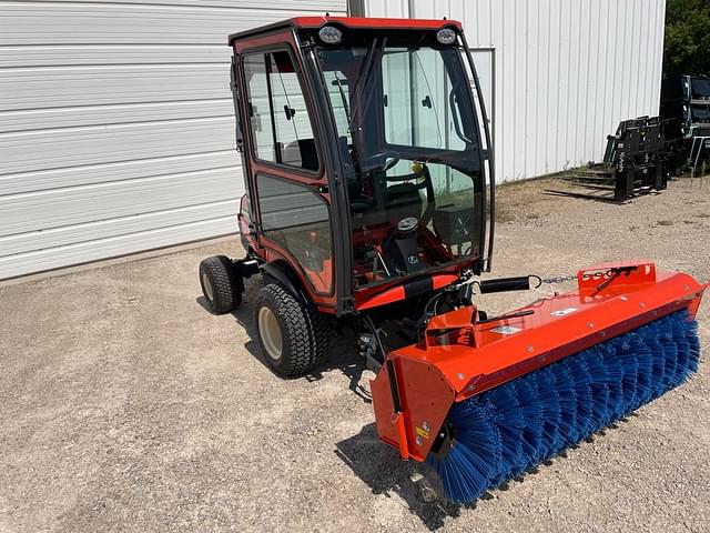 Image of Kubota F2690 equipment image 1