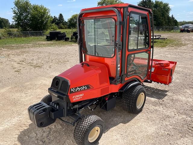 Image of Kubota F2690 equipment image 2