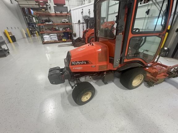 Image of Kubota F2690 equipment image 2