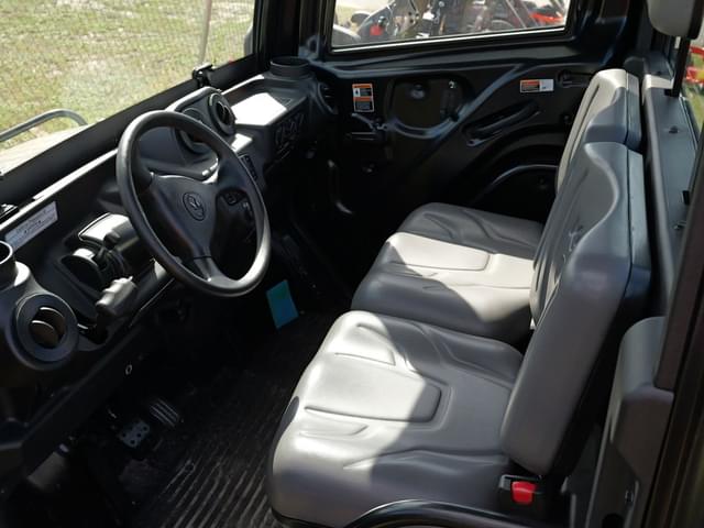 Image of Kubota RTV-X1100C equipment image 4