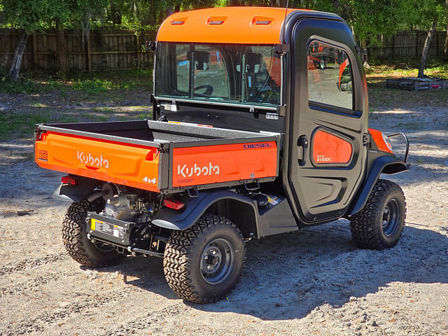 Image of Kubota RTV-X1100C equipment image 3