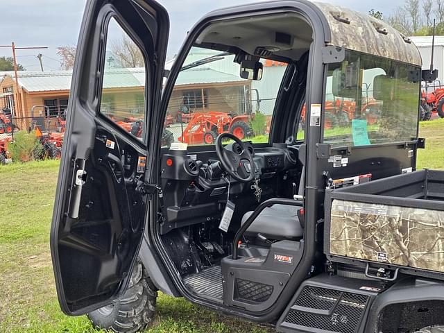 Image of Kubota RTV-X1100C equipment image 4