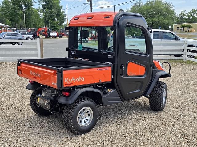 Image of Kubota RTV-X1100C equipment image 3