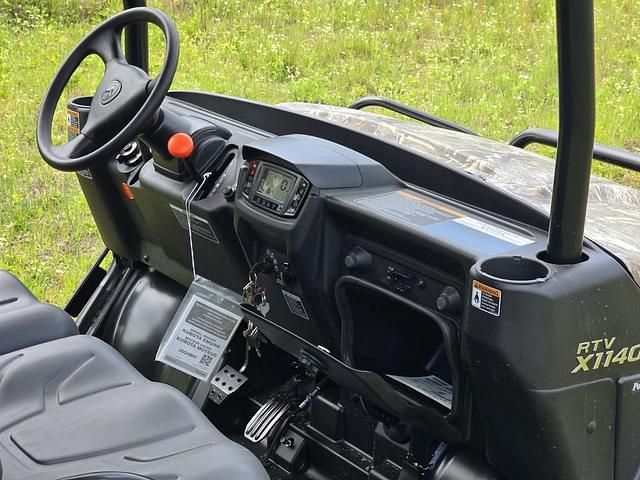 Image of Kubota RTV-X1140 equipment image 4