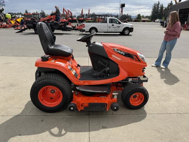 Image of Kubota GR2120 equipment image 4