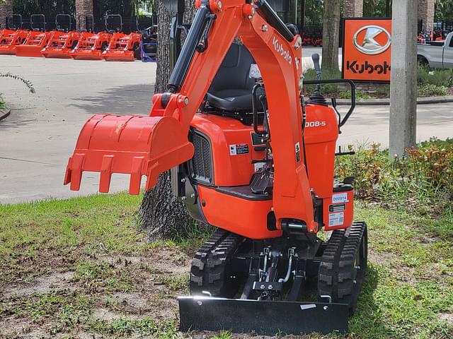 Image of Kubota K008-5 equipment image 3