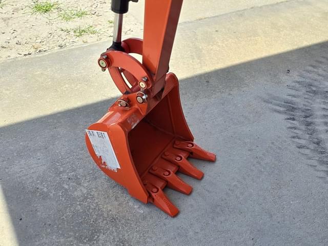 Image of Kubota K008-5 equipment image 4