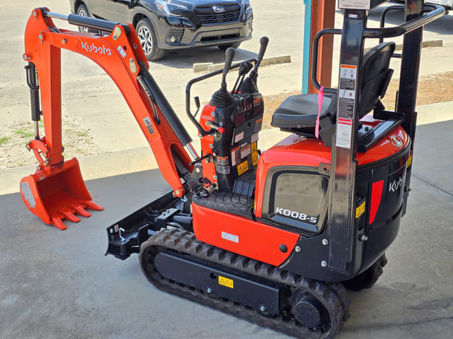 Image of Kubota K008-5 equipment image 3