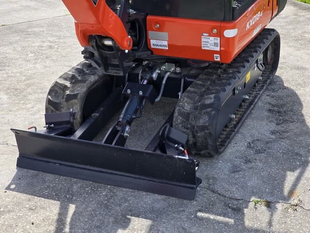 Image of Kubota KX018-4 equipment image 4