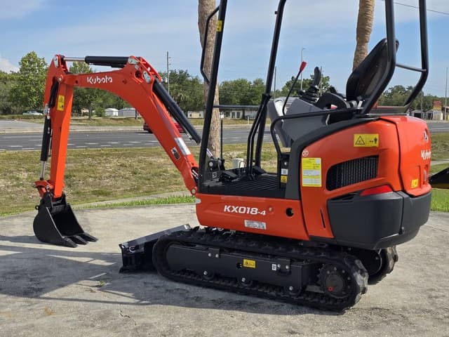 Image of Kubota KX018-4 equipment image 3