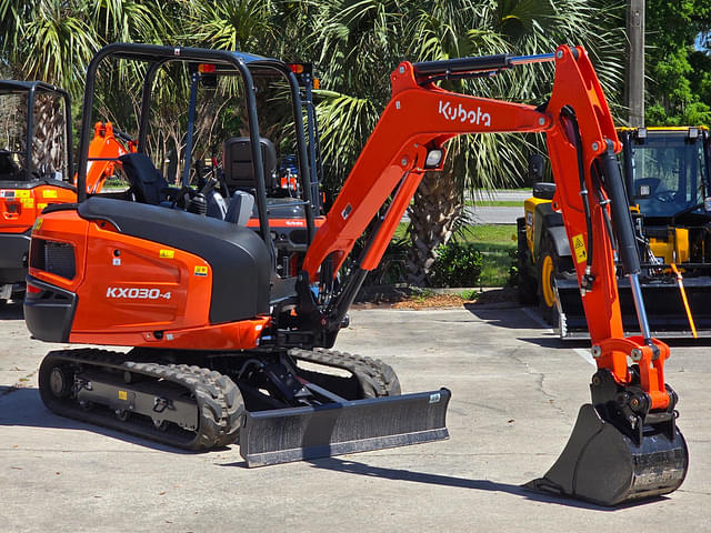 Image of Kubota KX030-4 equipment image 2