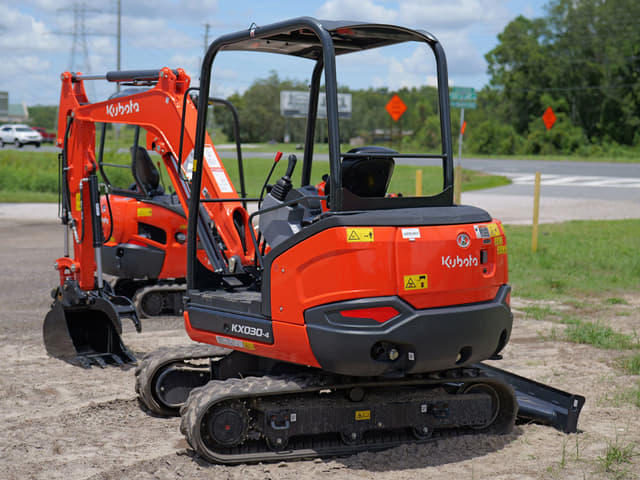 Image of Kubota KX030-4 equipment image 3