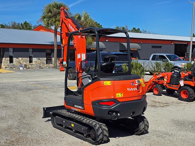 Image of Kubota KX030-4 equipment image 2