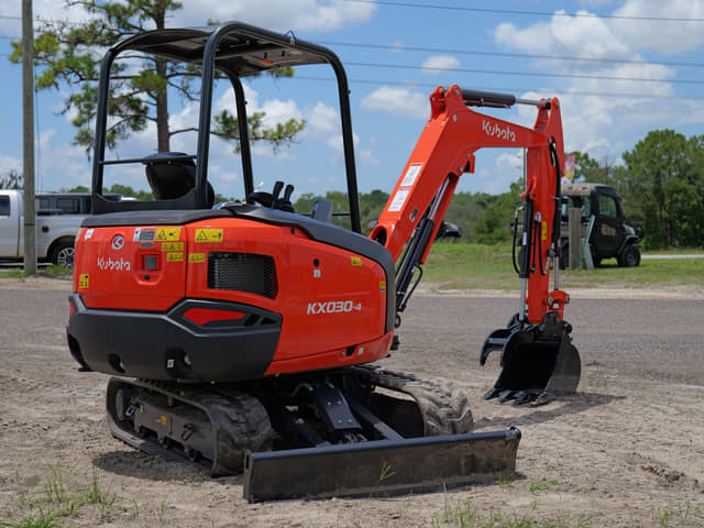 Image of Kubota KX030-4 equipment image 2