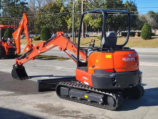 Image of Kubota KX033-4 equipment image 3