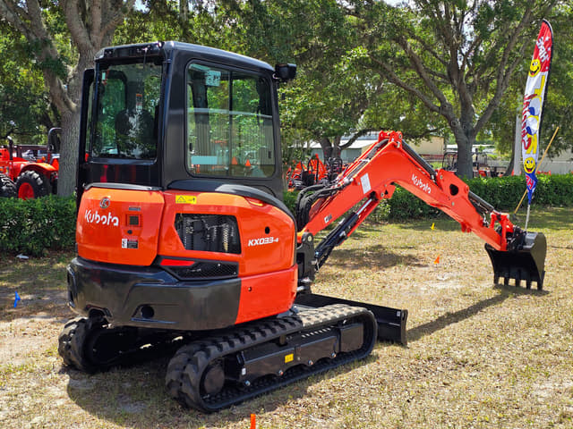 Image of Kubota KX033-4 equipment image 3