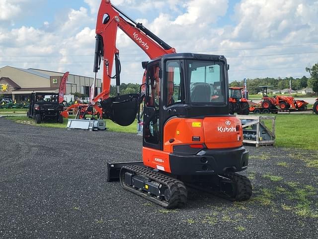 Image of Kubota KX033-4 equipment image 4