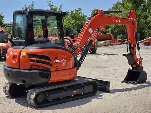 Image of Kubota KX040-4 equipment image 2