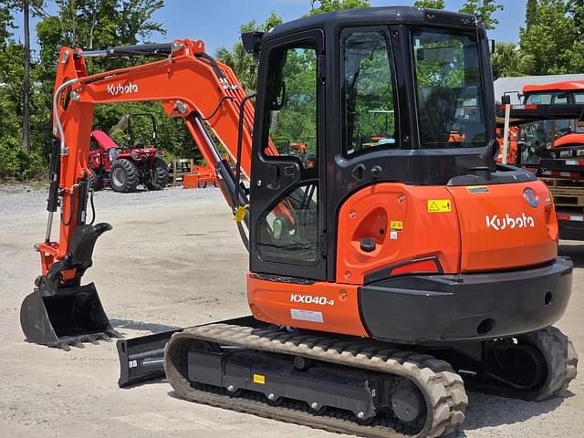 Image of Kubota KX040-4 equipment image 3