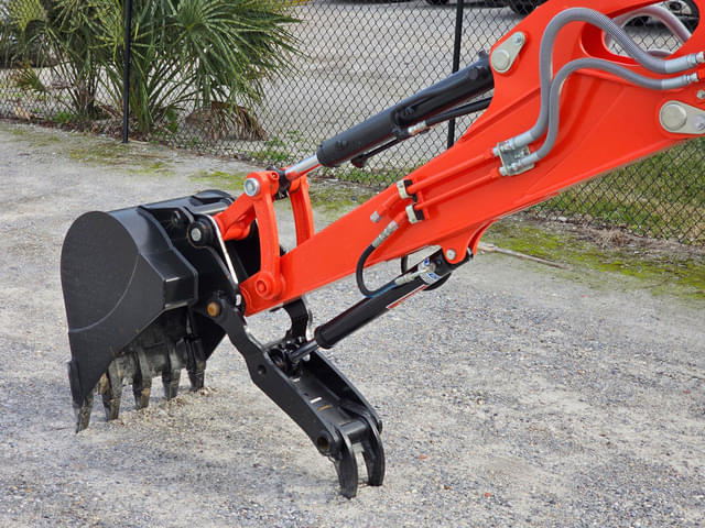 Image of Kubota KX057-5 equipment image 4