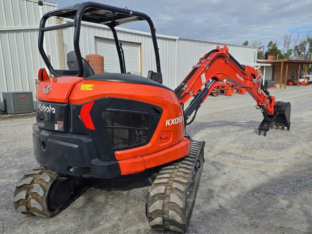 Image of Kubota KX057-5 equipment image 3