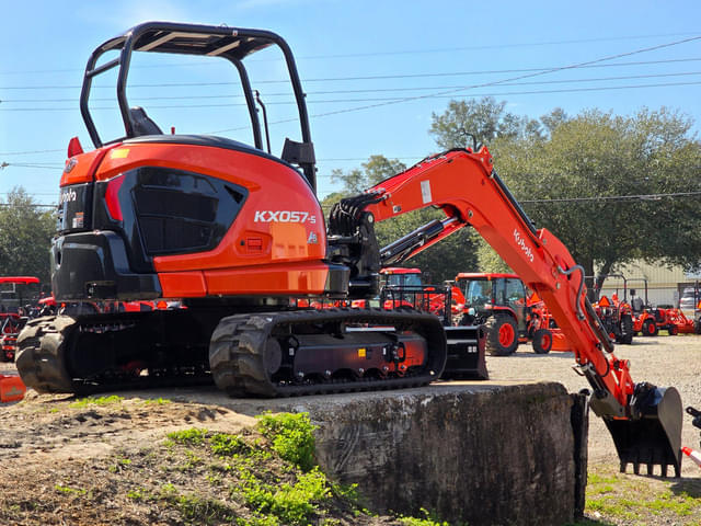 Image of Kubota KX057-5 equipment image 3